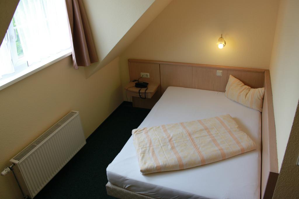Gasthaus & Hotel Gruenhof Frankfurt  Room photo